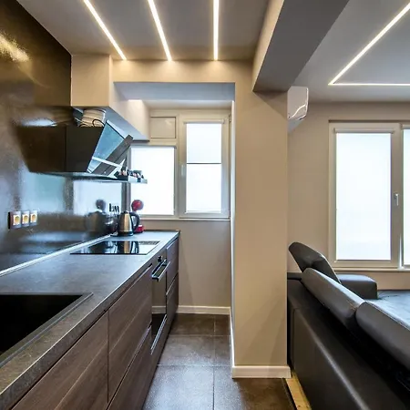 Lägenhet Modern Flat Nearby Center Fast Internet Varna